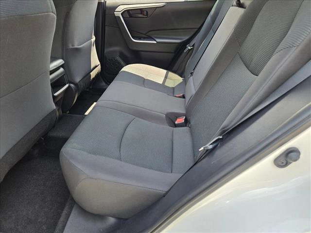 Used 2021 Toyota RAV4 LE FWD image 16