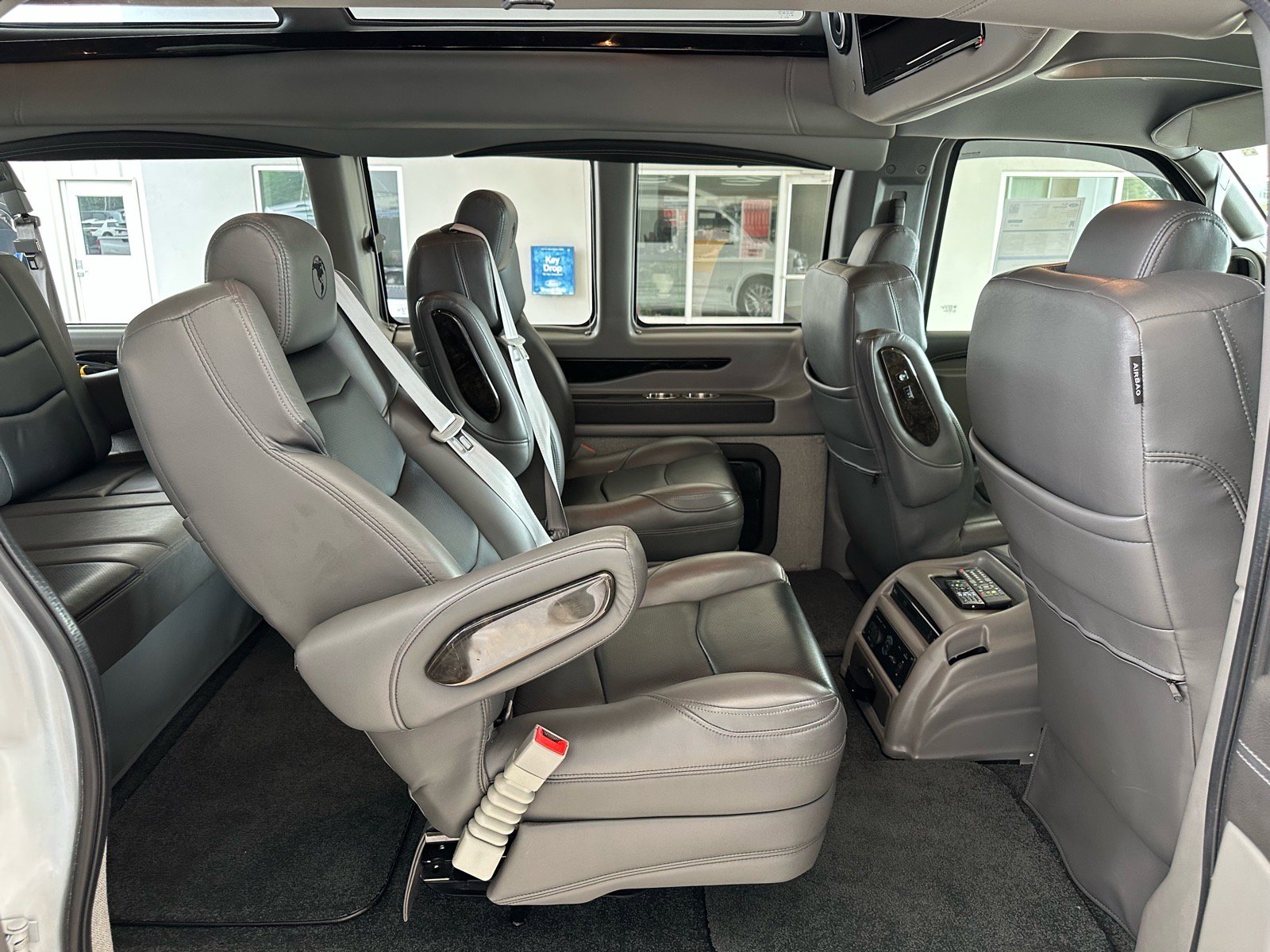 Used 2020 Chevrolet Express 2500 w/ Enhanced Convenience Package RWD image 38