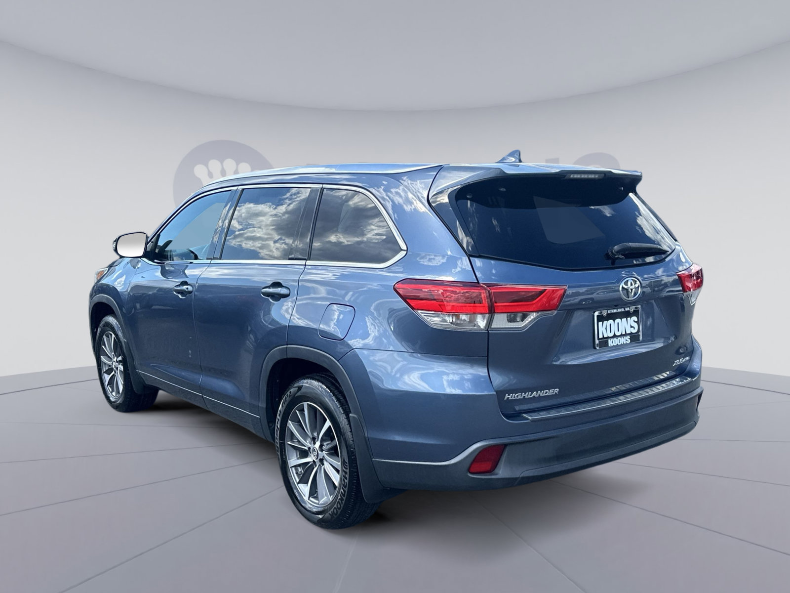 Used 2018 Toyota Highlander XLE AWD/4WD image 8