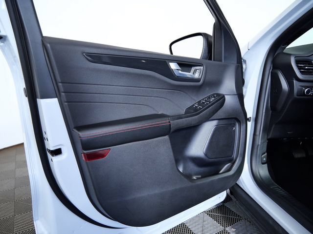 Certified 2025 Ford Escape ST-Line AWD/4WD image 15