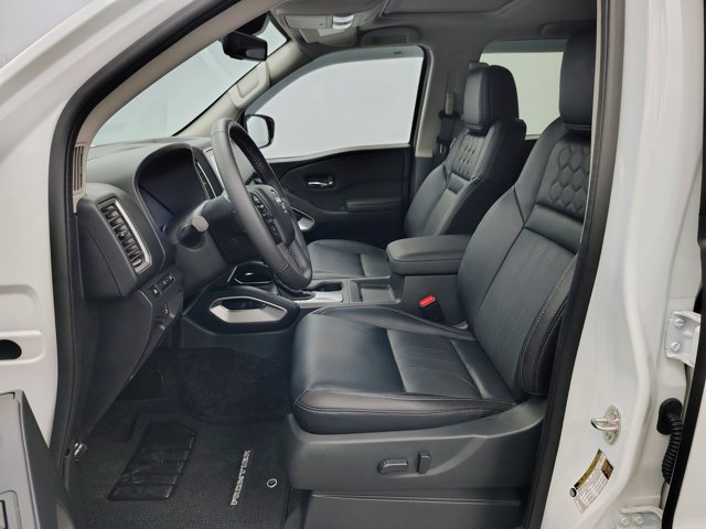Used 2024 Nissan Frontier SL w/ Technology Package AWD/4WD image 10