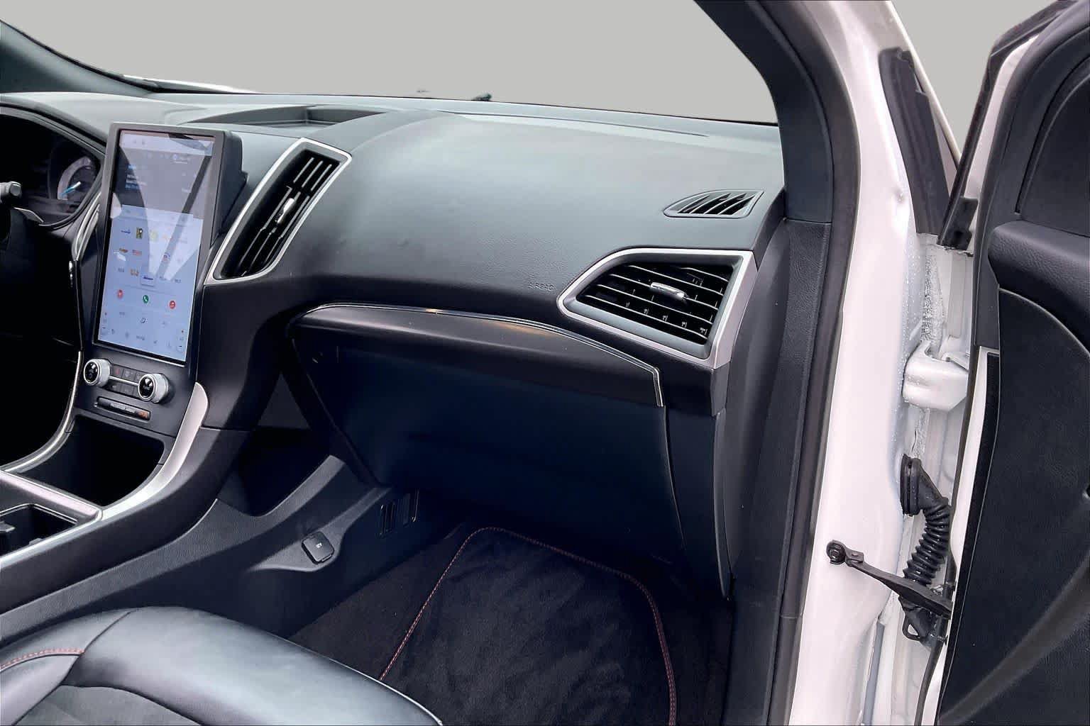 Certified 2024 Ford Edge ST-Line AWD/4WD image 17