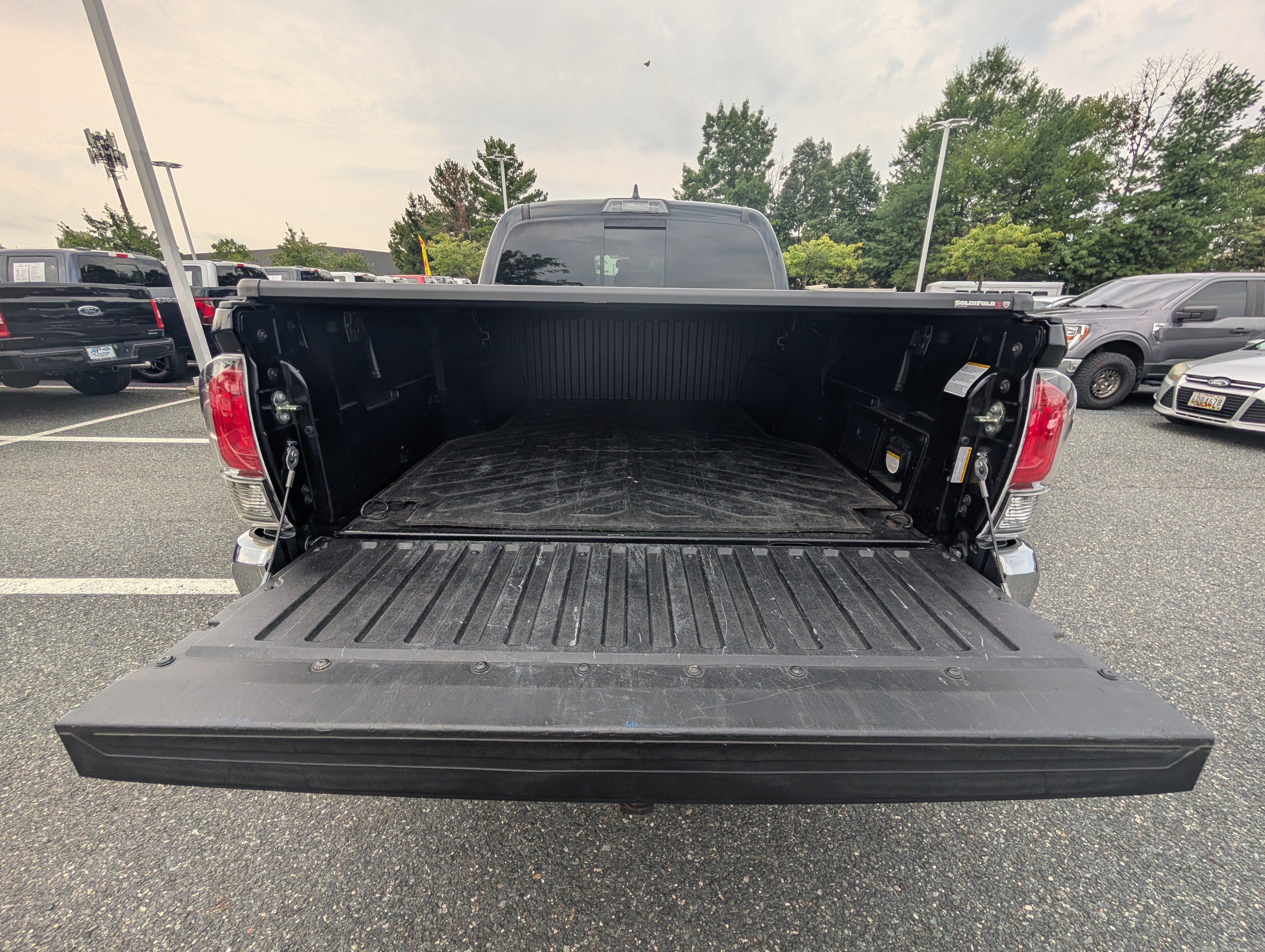 Used 2019 Toyota Tacoma TRD Off-Road AWD/4WD image 12