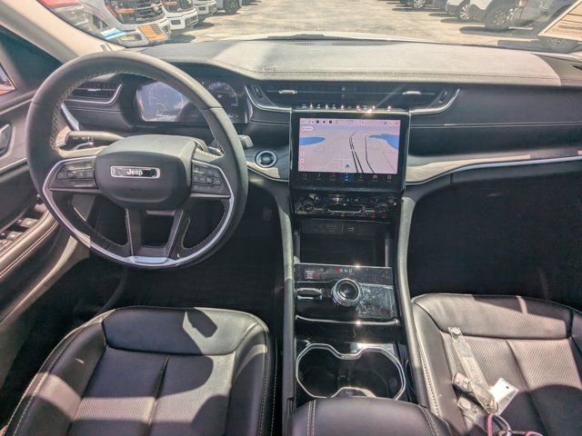 Used 2023 Jeep Grand Cherokee L Limited w/ Luxury Tech Group II AWD/4WD image 16