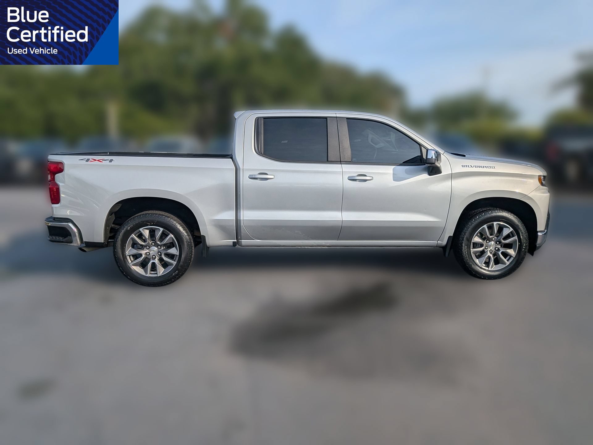 Used 2020 Chevrolet Silverado 1500 LT AWD/4WD image 3