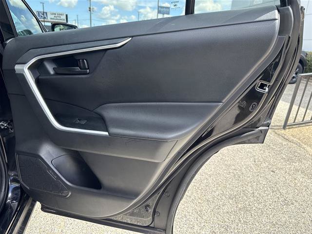 Used 2024 Toyota RAV4 LE FWD image 22