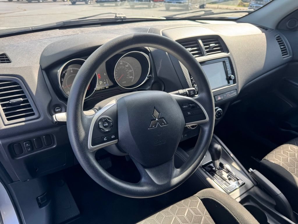 Used 2025 Mitsubishi Outlander Sport SE AWD/4WD image 7