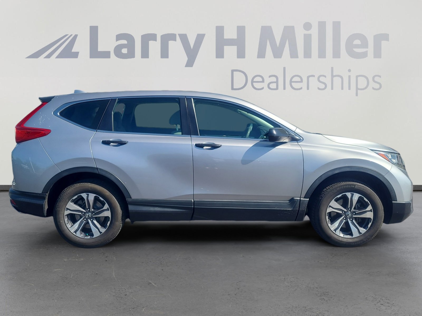 Used 2018 Honda CR-V LX image 6