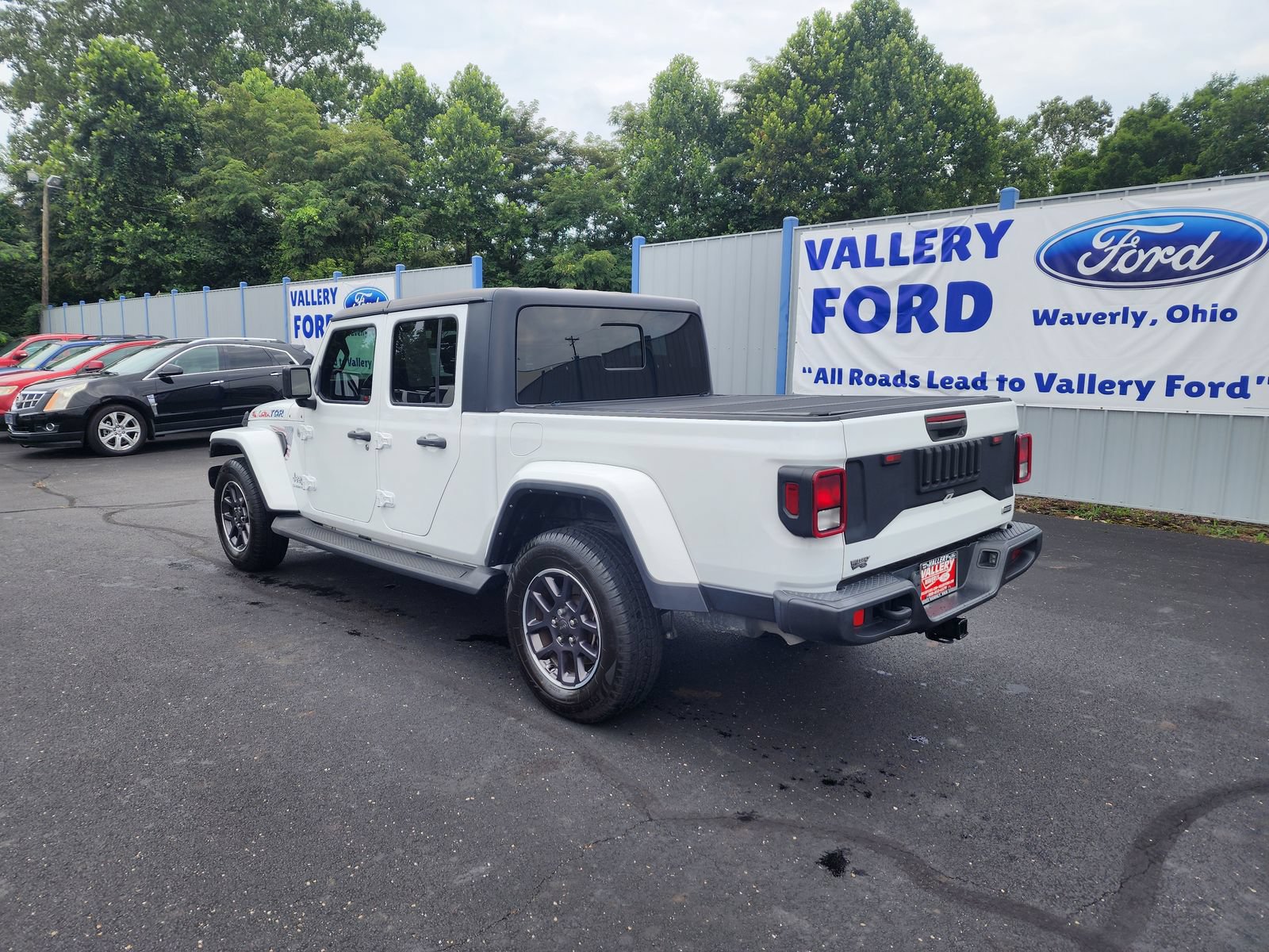 Used 2021 Jeep Gladiator Overland w/ Popular Equipment Package AWD/4WD image 3