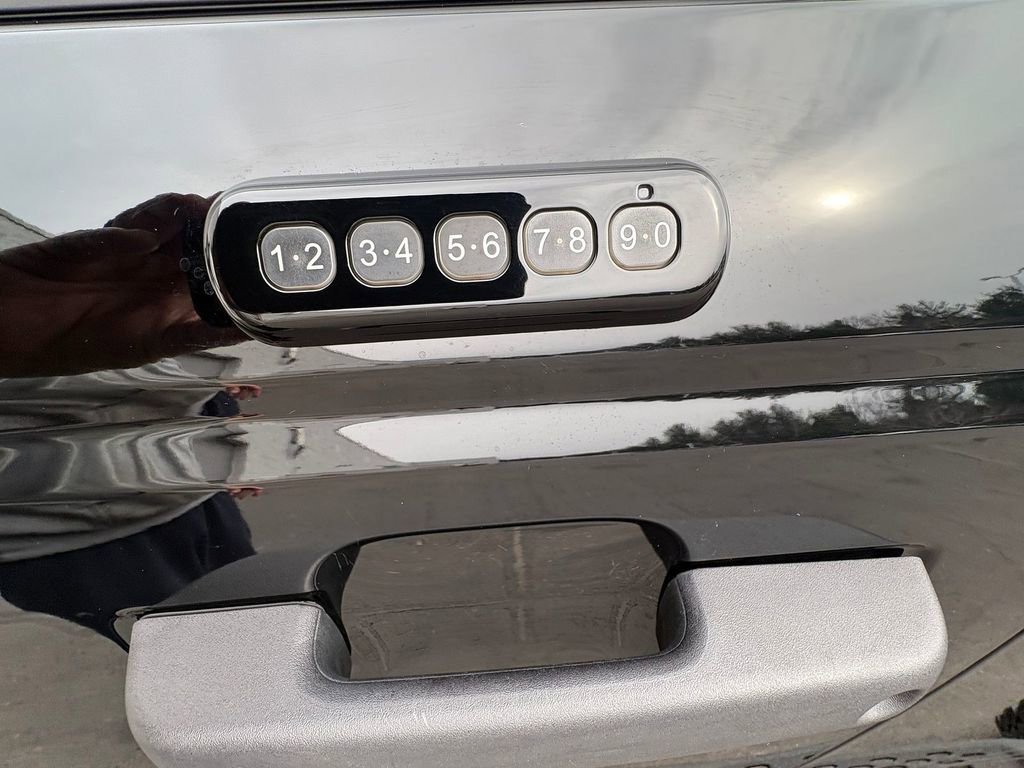 Certified 2023 Ford Bronco Raptor image 9