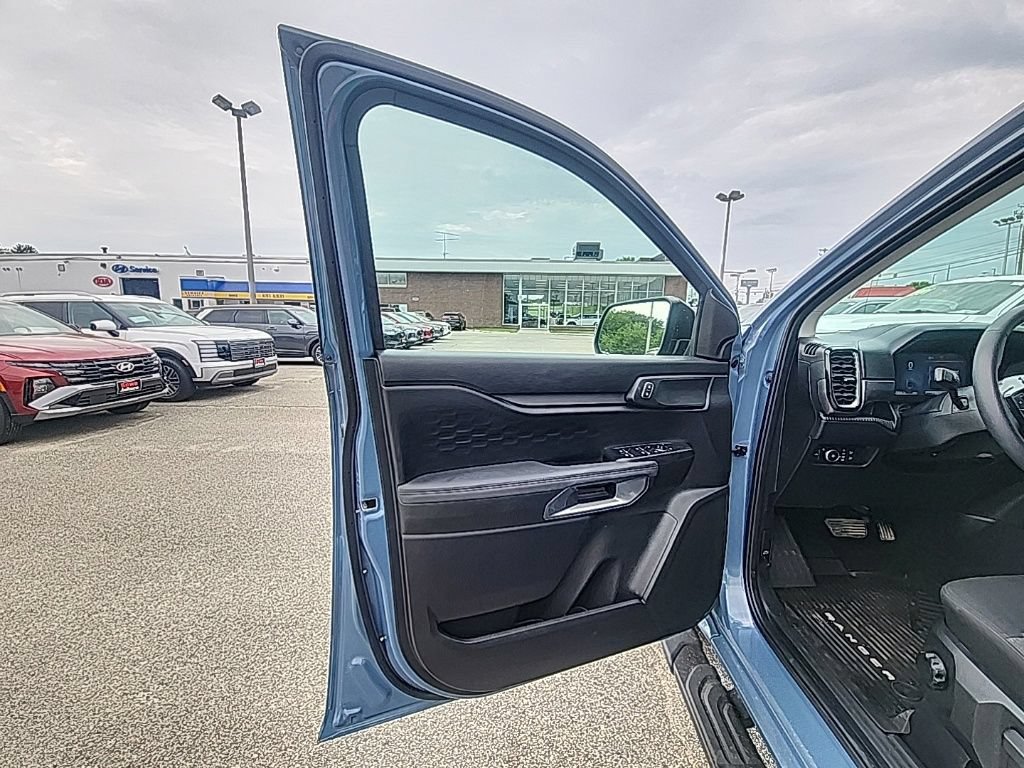 Certified 2025 Ford Ranger XLT w/ Black Appearance Package AWD/4WD image 12