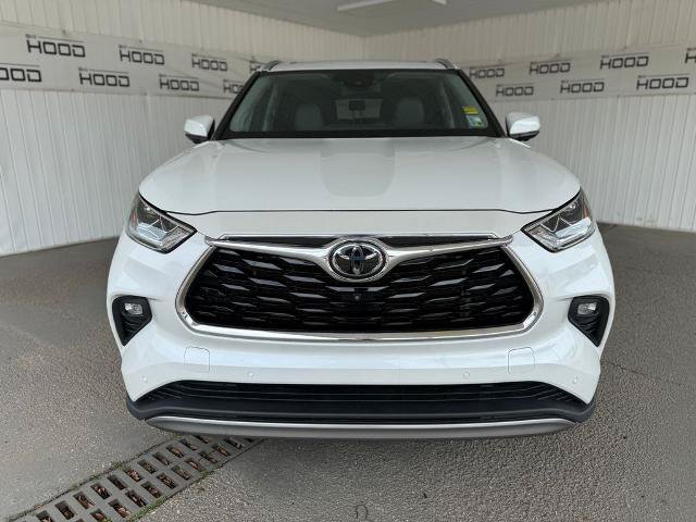 Used 2023 Toyota Highlander Platinum FWD image 28