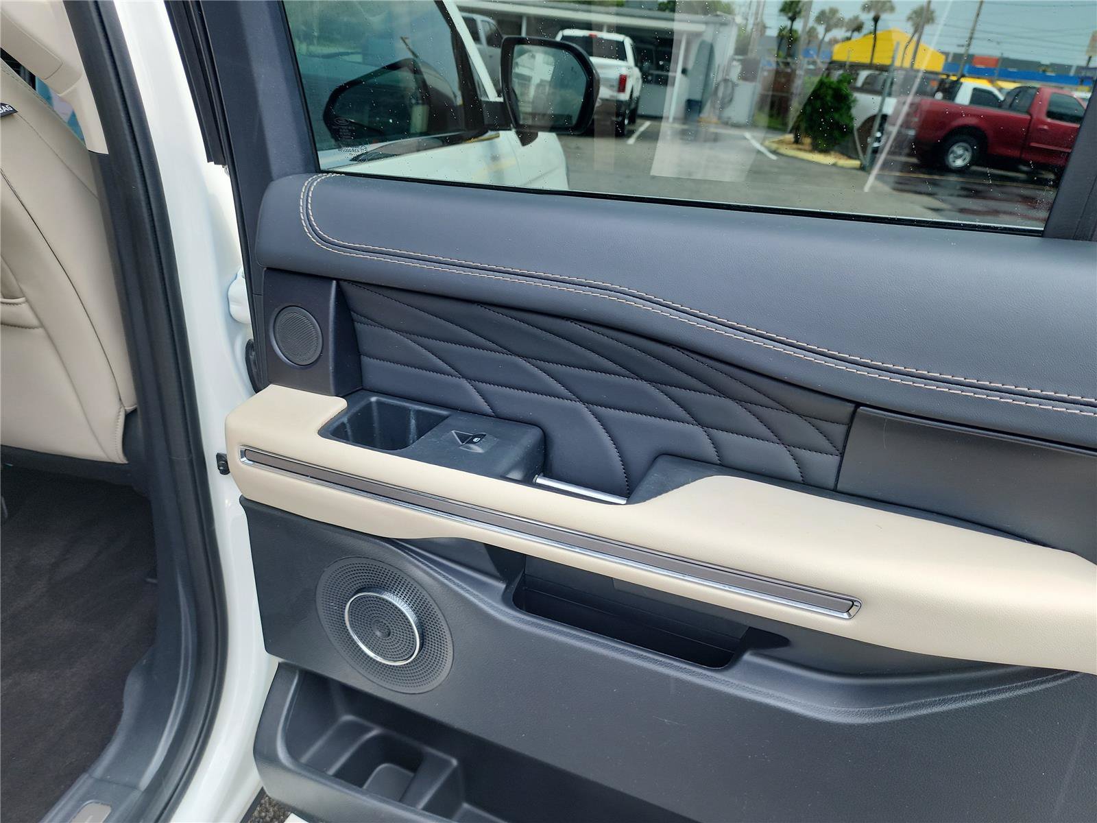 Certified 2023 Ford Expedition Platinum AWD/4WD image 24