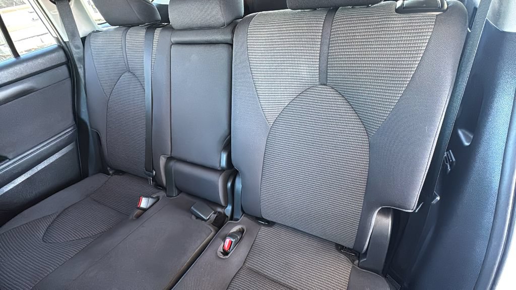 Used 2022 Toyota Highlander LE FWD image 23