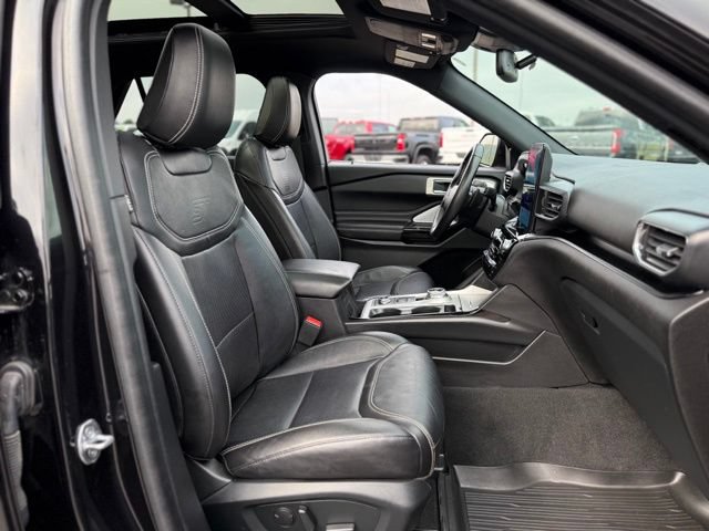 Certified 2023 Ford Explorer ST w/ Technology Package AWD/4WD image 16