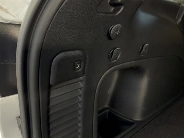 Used 2022 Jeep Grand Cherokee Limited w/ Trailer Tow Group IV image 17