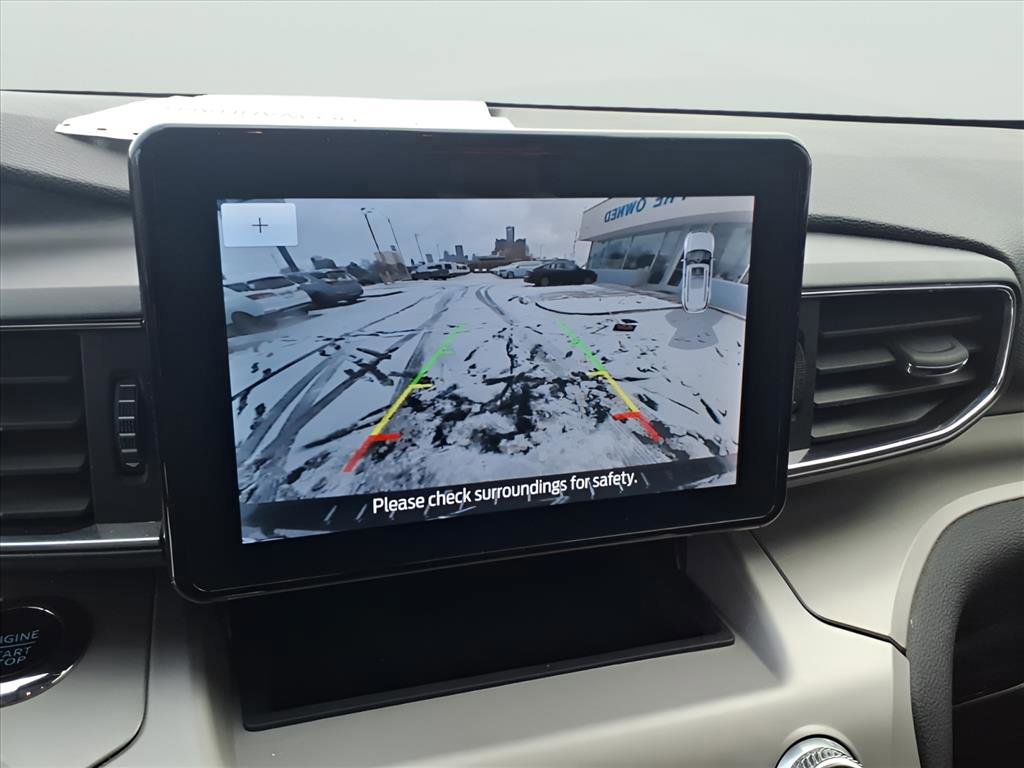 Certified 2023 Ford Explorer XLT w/ Equipment Group 202A image 18