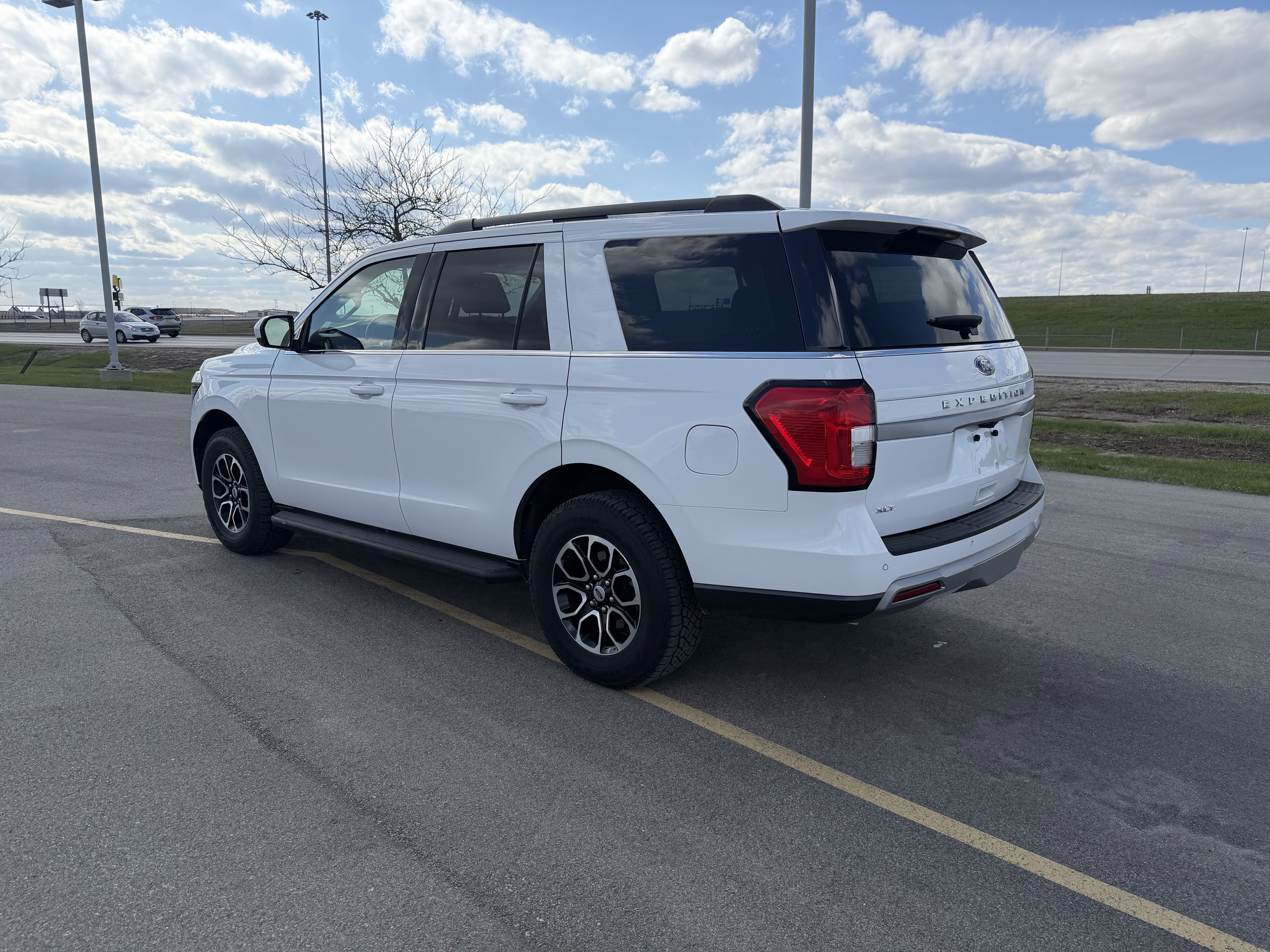 Certified 2024 Ford Expedition XLT AWD/4WD image 3