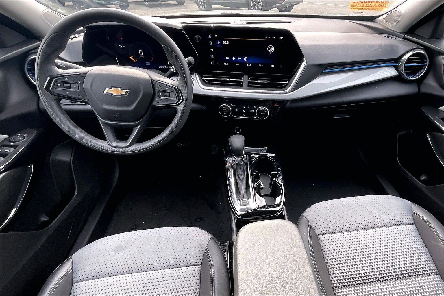 Used 2025 Chevrolet Trax LT FWD image 14