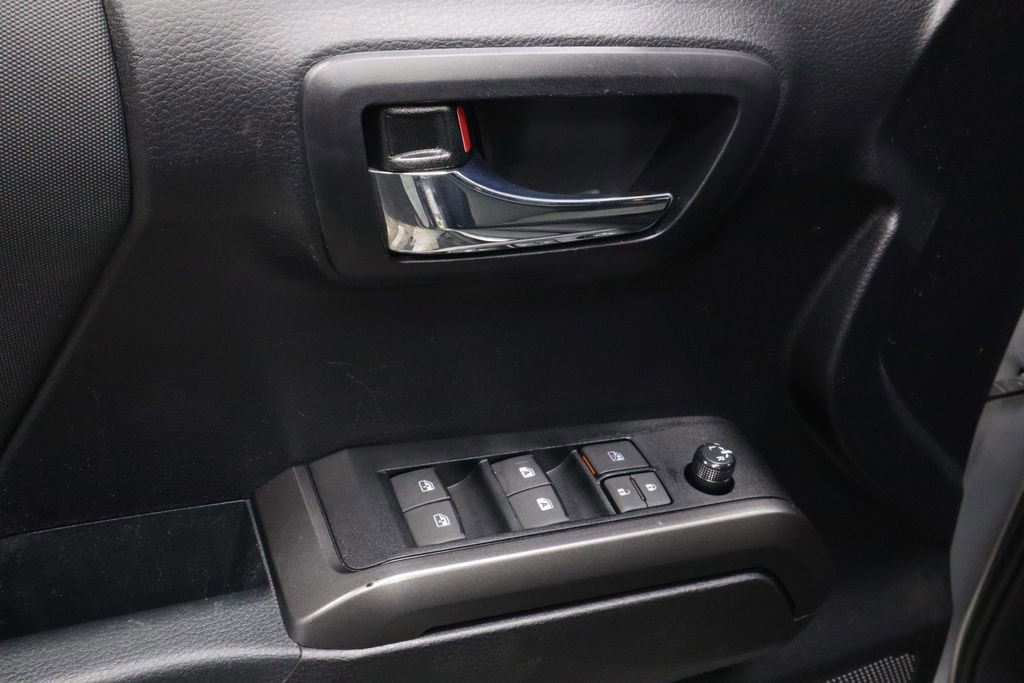 Used 2021 Toyota Tacoma TRD Off-Road image 20