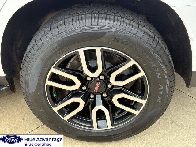 Used 2024 GMC Yukon AT4 AWD/4WD image 7