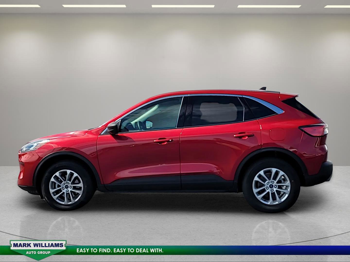 Certified 2022 Ford Escape SE w/ Cold Weather Package AWD/4WD image 2
