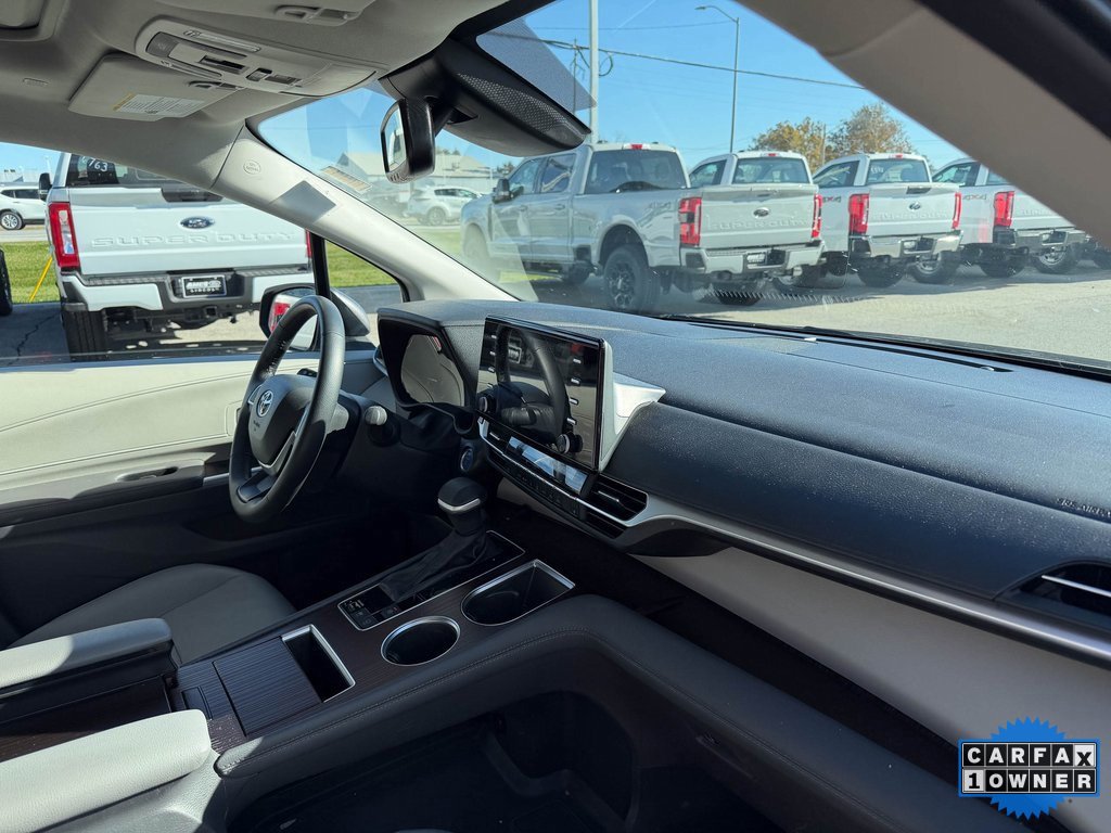 Used 2024 Toyota Sienna XLE image 23