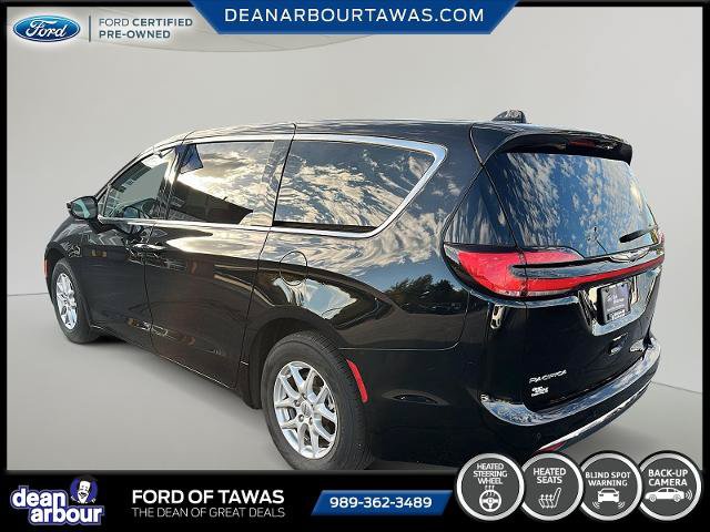 Used 2024 Chrysler Pacifica Touring-L FWD image 18