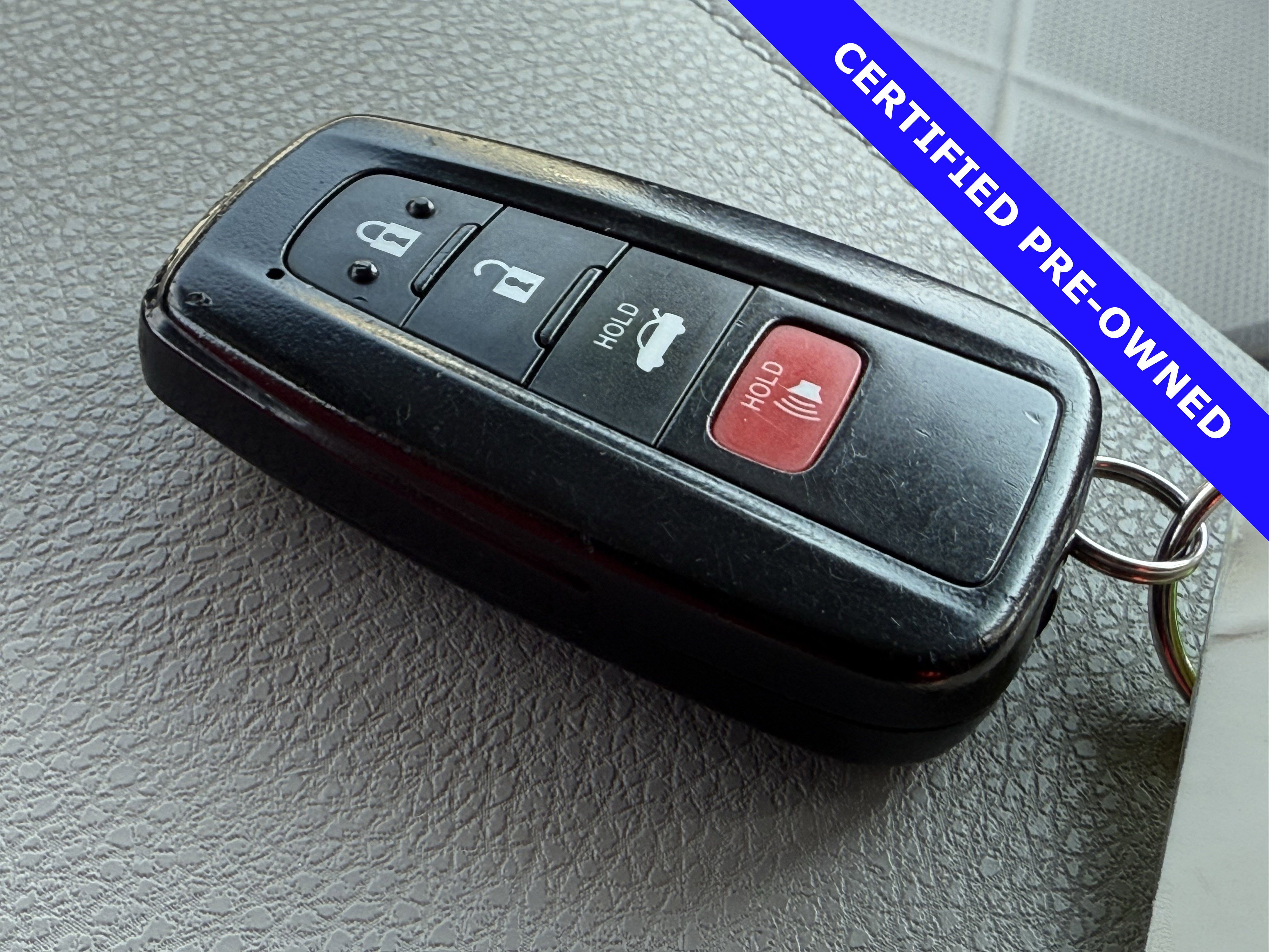 Used 2018 Toyota Camry XLE image 31