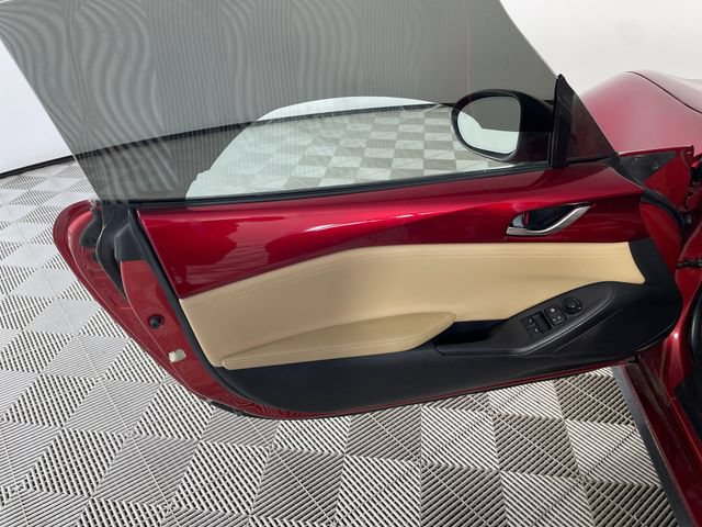 Used 2019 MAZDA MX-5 Miata RF Grand Touring w/ Appearance Package RWD image 11