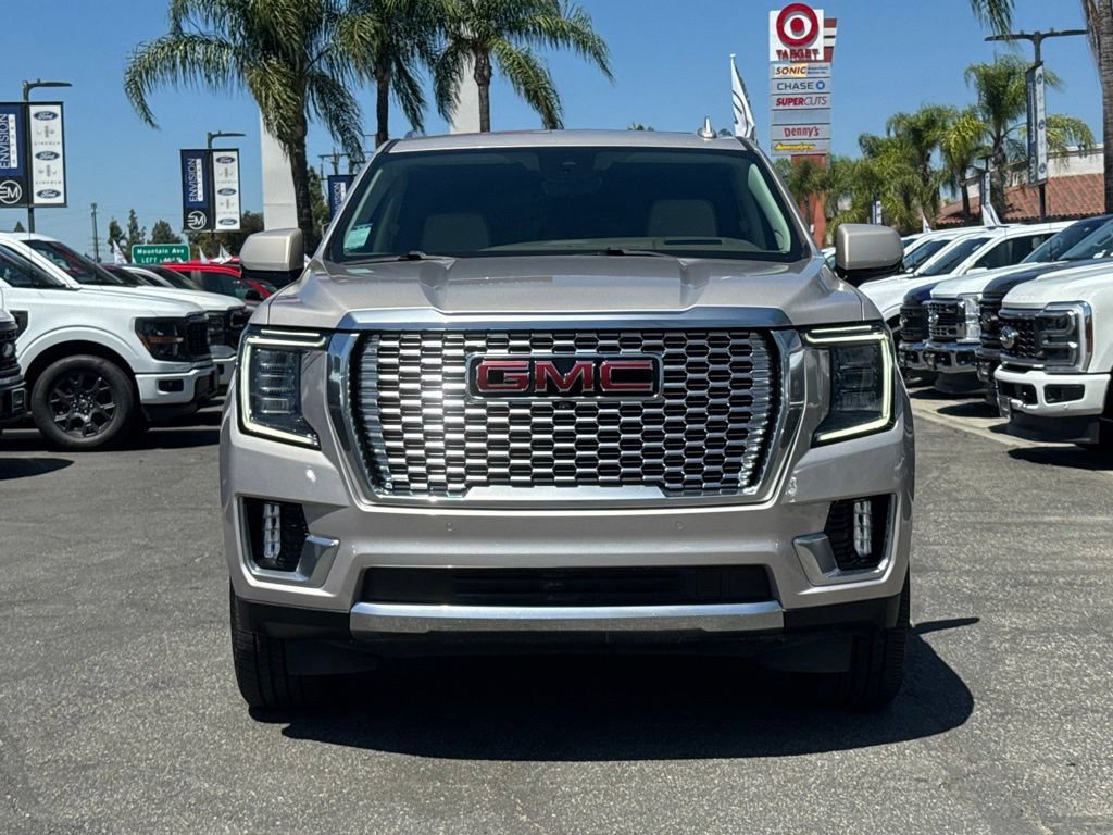 Used 2023 GMC Yukon XL Denali w/ Denali Reserve Package AWD/4WD image 4