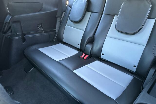 Certified 2022 Ford Explorer XLT w/ Equipment Group 202A image 12