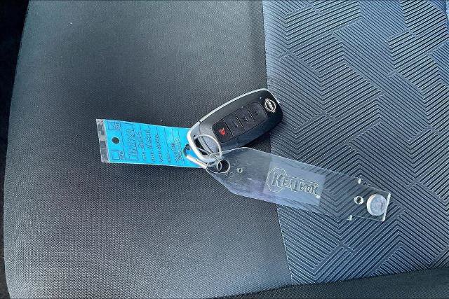 Used 2025 Nissan Versa SV FWD image 33