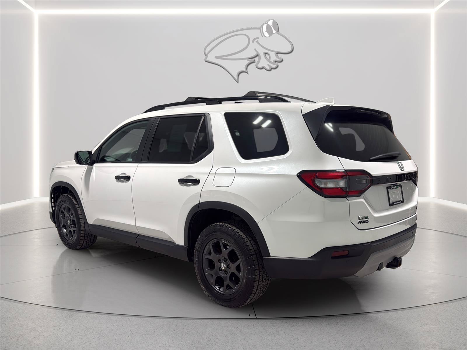 Used 2025 Honda Pilot TrailSport image 3