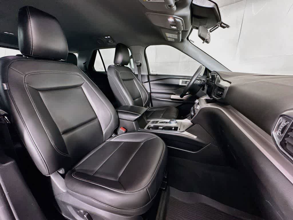 Certified 2023 Ford Explorer XLT w/ Equipment Group 202A RWD image 15