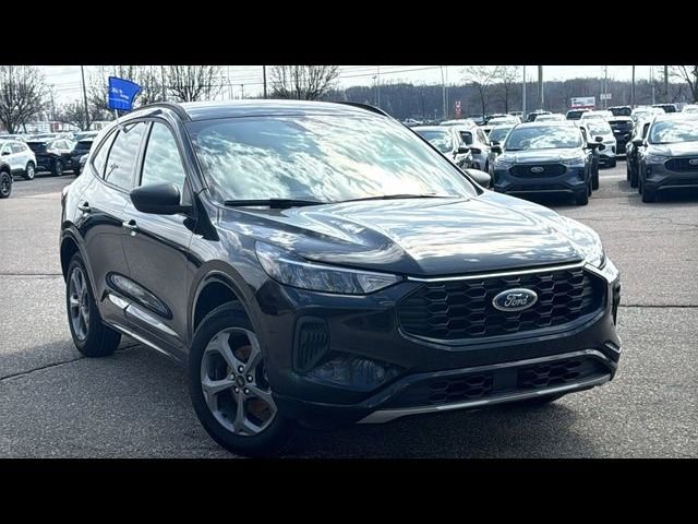 Certified 2024 Ford Escape ST-Line w/ Tech Pack #1 AWD/4WD image 2