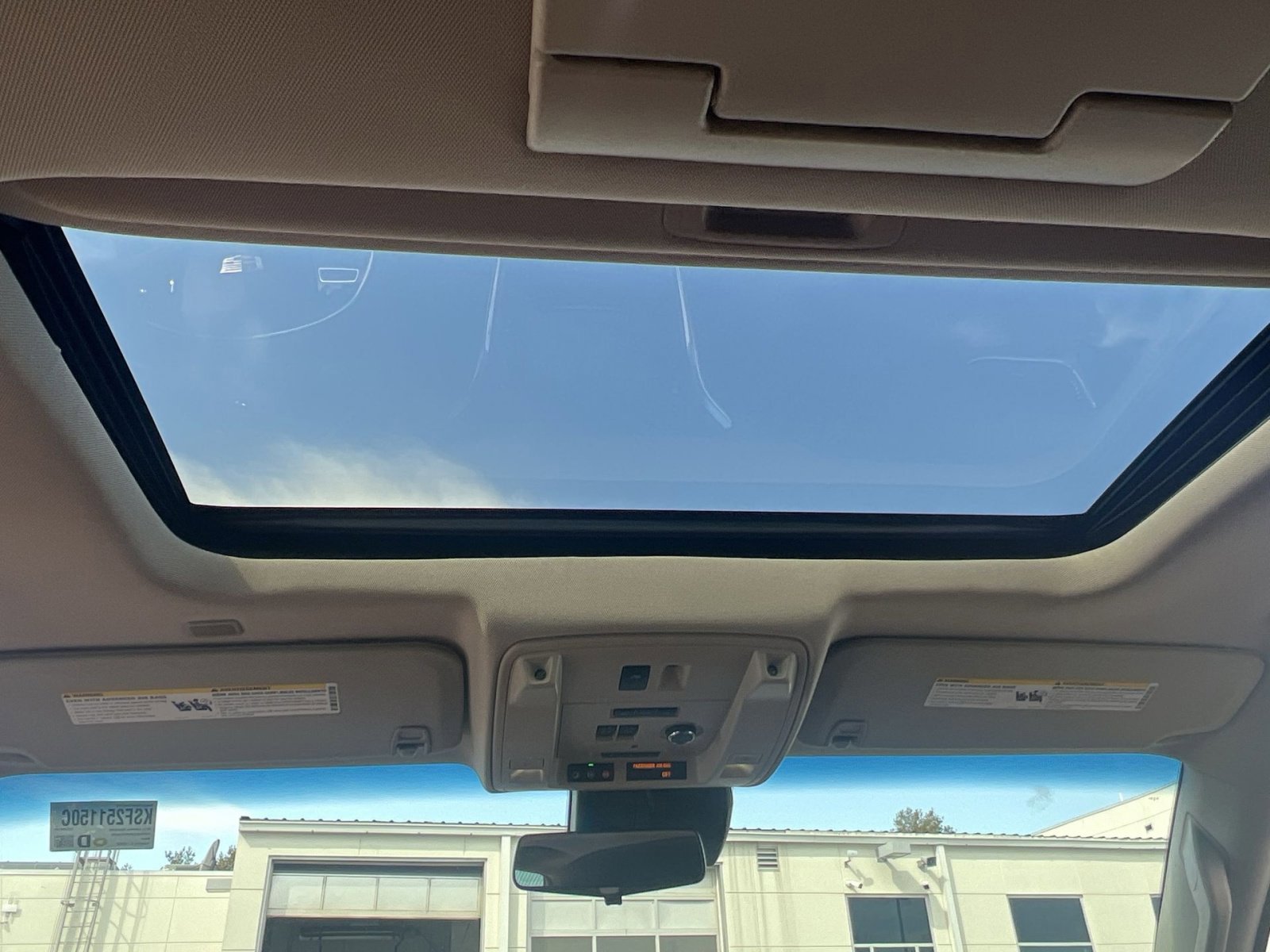 Used 2017 Cadillac Escalade Premium Luxury image 24