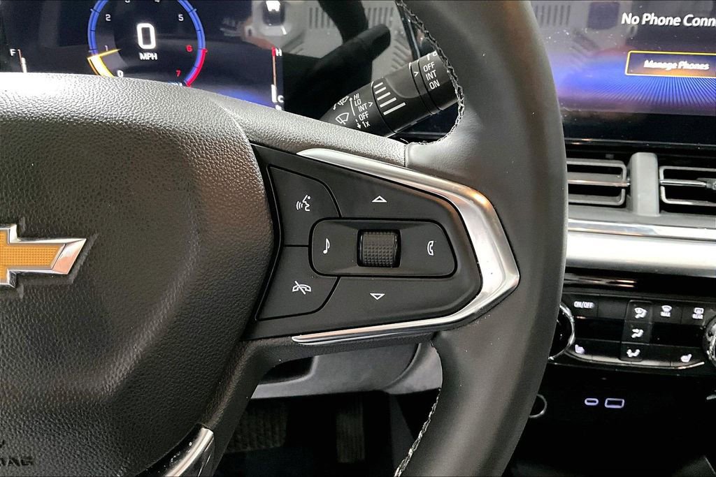 Used 2025 Chevrolet Trax LT w/ Driver Confidence Package image 18