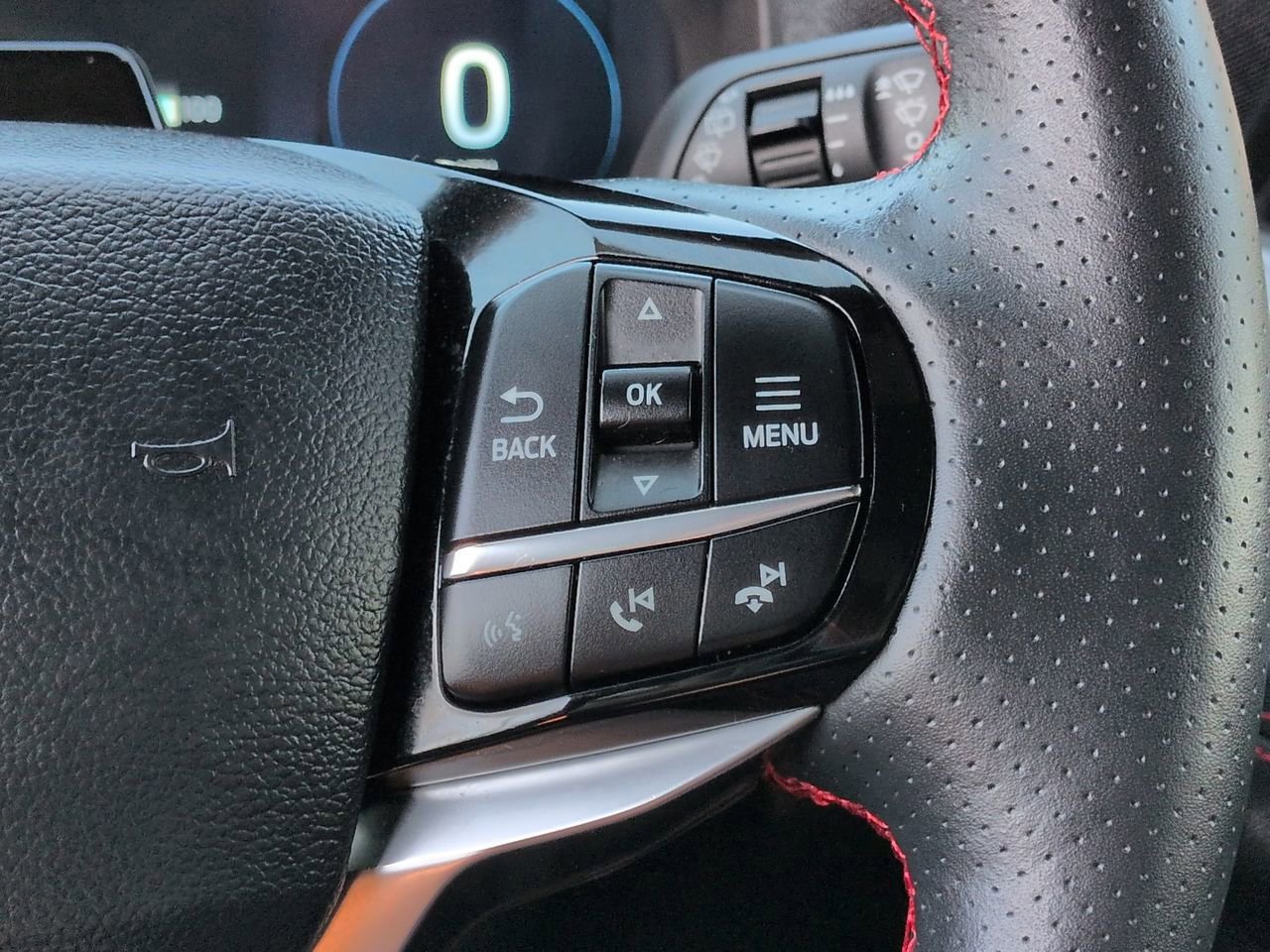 Certified 2025 Ford Explorer ST-Line AWD/4WD image 26