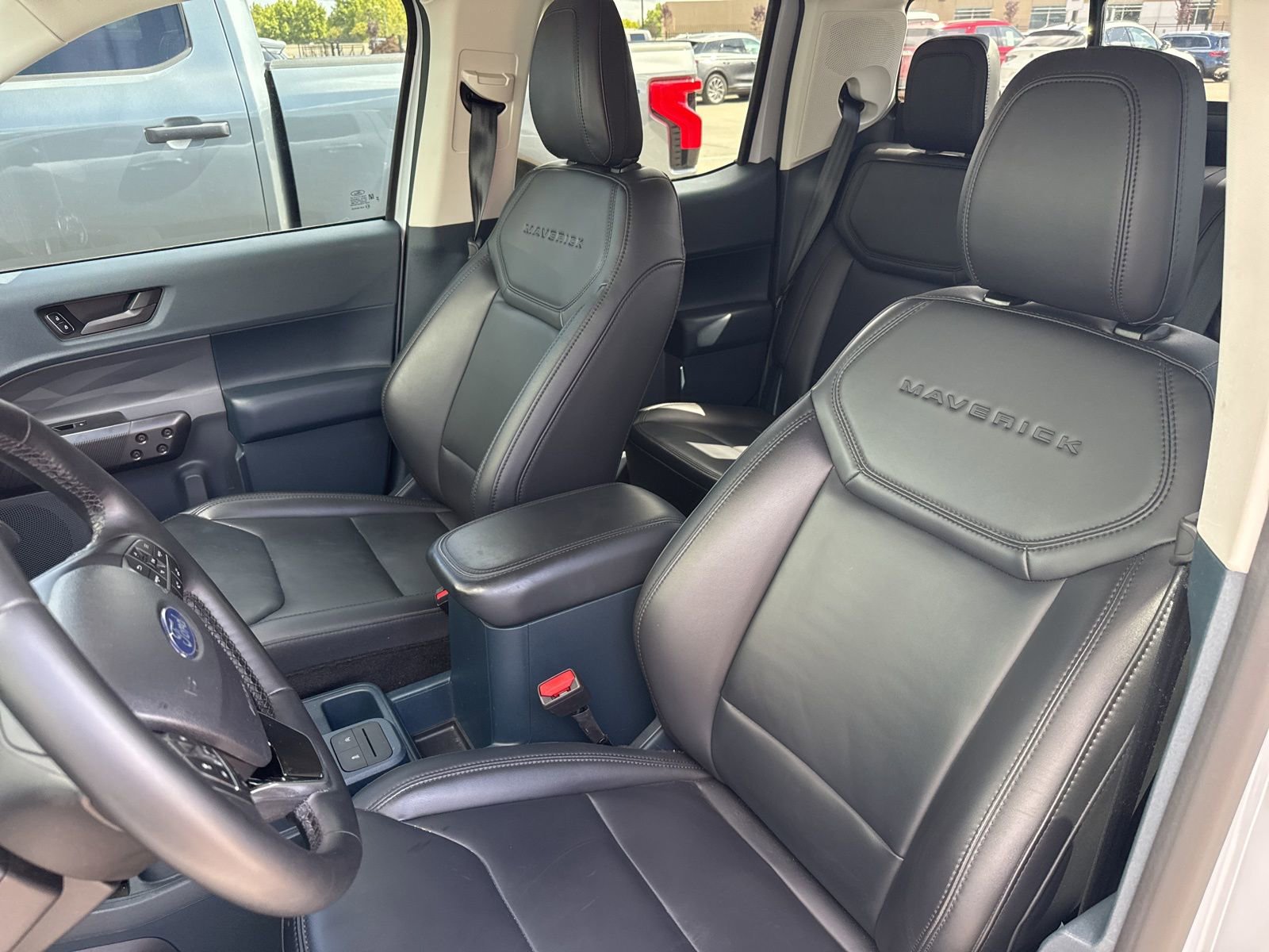 Certified 2025 Ford Maverick Lariat w/ Black Appearance Package AWD/4WD image 9