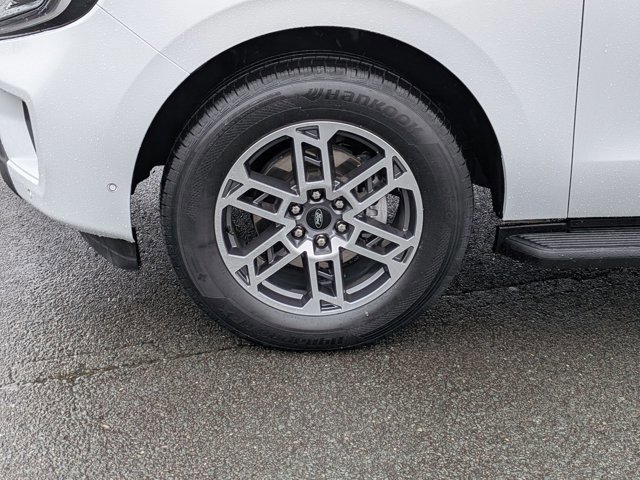Certified 2025 Ford Expedition Active image 11