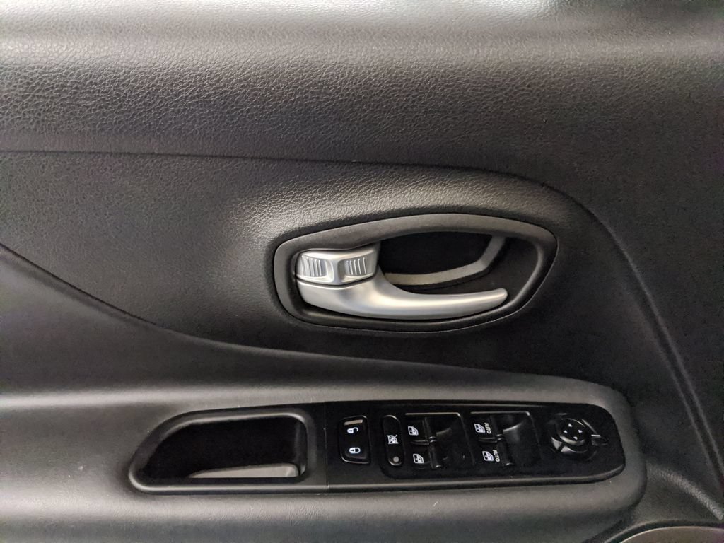 Used 2023 Jeep Renegade Latitude AWD/4WD image 16