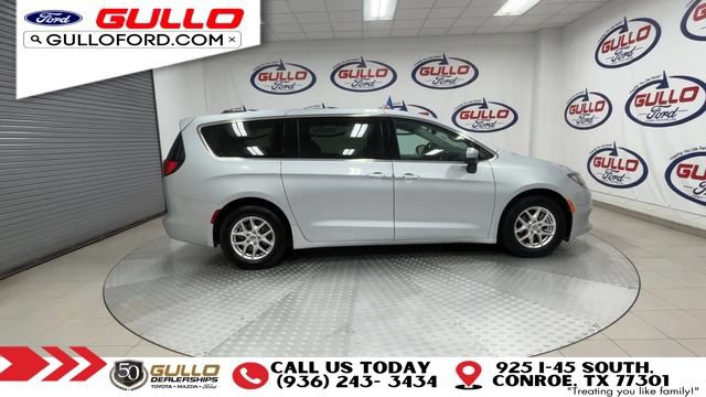 Used 2023 Chrysler Voyager LX FWD image 9