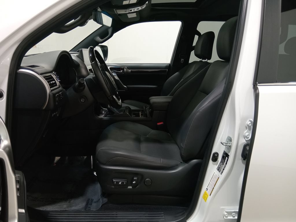 Used 2023 Lexus GX 460 Premium w/ Accessory Package AWD/4WD image 19
