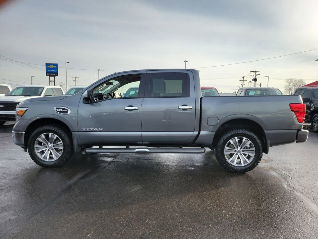 Used 2017 Nissan Titan SL image 7