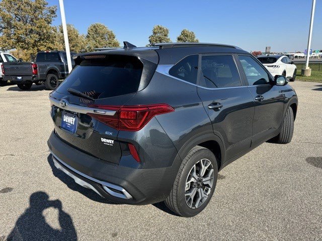 Used 2021 Kia Seltos EX image 8