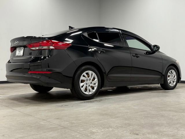 Used 2017 Hyundai Elantra SE image 12