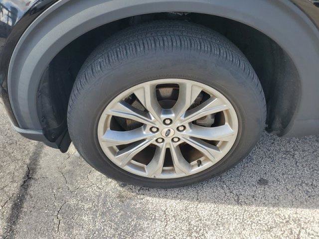Certified 2023 Ford Explorer Limited w/ Limited Technology Package RWD image 3