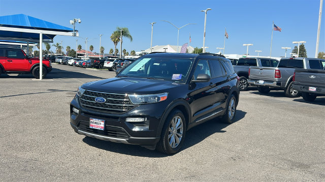 Certified 2023 Ford Explorer XLT w/ Equipment Group 202A RWD image 8