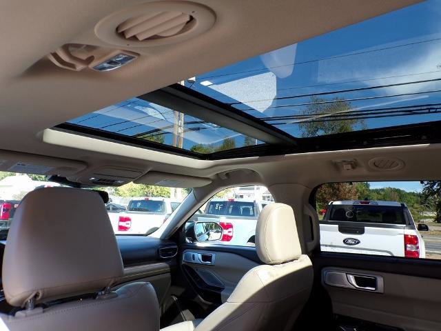 Certified 2021 Ford Explorer Platinum w/ Equipment Group 601A image 12